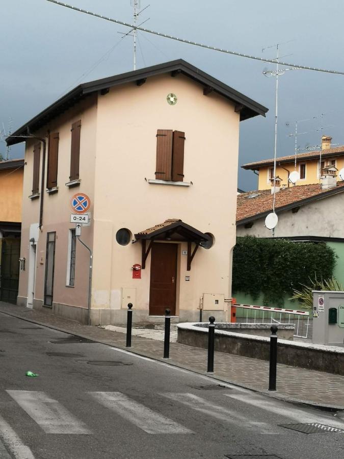 2Bcentral Desenzano del Garda Exterior foto