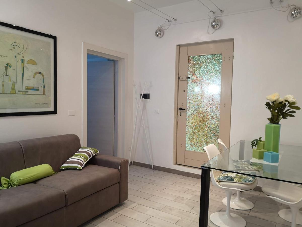 2Bcentral Desenzano del Garda Exterior foto
